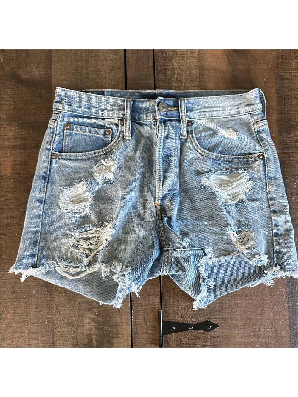 Aéropostale 90s High Rise Cut-Off Distressed Denim Shorts